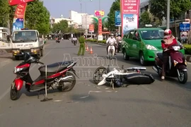 Say xỉn điều khiển xe gây tai nạn, 2 người nhập viện