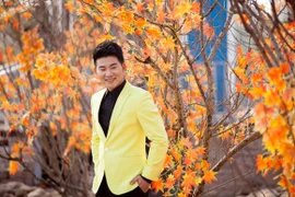 Ca sĩ Việt Tú đưa bạn gái đi chơi xuân với...100.000 đồng trong túi