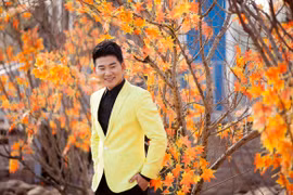 Ca sĩ Việt Tú đưa bạn gái đi chơi xuân với...100.000 đồng trong túi