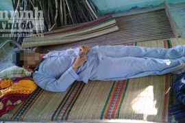 Sạt lở đất trong khi khai thác vàng trái phép, 1 người tử vong