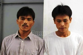 Cặp bài trùng chuyên lừa bán ngoại tệ giả