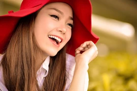 Minh Hằng ngồi "ghế nóng" Bước nhảy hoàn vũ