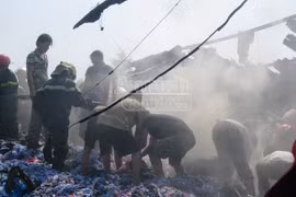 Bà hỏa thiêu rụi xưởng bông, vải gây thiệt hại 3 tỷ đồng