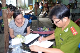 Khởi tố chủ quán cà phê chuyên phục vụ đánh bạc