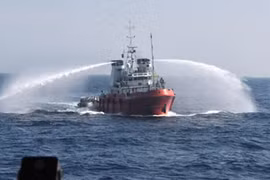 Trung Quốc mưu đồ cô lập tàu cá Việt Nam, công kích Nhật