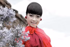 "Thị Màu" Ngọc Khuê bước lên sân khấu Bài hát yêu thích