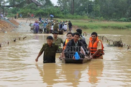 Sáng ngời hình ảnh người chiến sỹ công an nơi rốn lũ