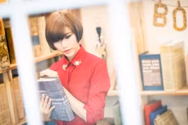 Trang "Lạ" cá tính với gam màu đỏ