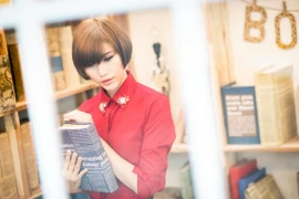 Trang "Lạ" cá tính với gam màu đỏ