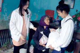 Từ thiện thật mang "hơi ấm" về với đất Cảng