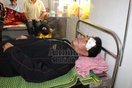 Tranh chấp đất, gọi người xông vào nhà, đánh hàng xóm nhập viện