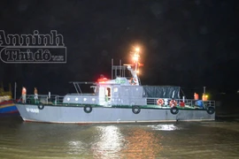 Cứu nạn thành công tàu cá cùng 12 ngư dân gặp nạn trên biển