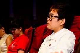 Phương Uyên xuất hiện trên sân khấu cùng người tình "tin đồn"