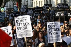 Anh buộc phải trì hoãn tấn công Syria