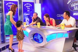 Thí sinh Idol vượt qua vòng loại nhờ con gái