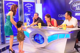 Thí sinh Idol vượt qua vòng loại nhờ con gái