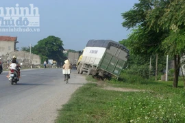 Liên tiếp xảy ra tai nạn, 2 người nguy kịch