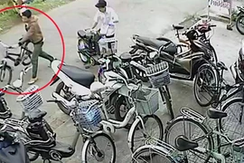 Băng trộm nhí một tuần trộm 10 xe đạp