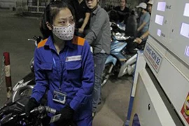 Giá xăng tăng lên 24.510 đồng/lít