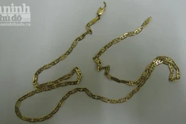 Giáo viên mỹ thuật trộm vàng của học sinh