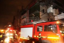 Nổ, cháy tại đại lý gas, hàng chục hộ dân hốt hoảng tháo chạy