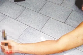 Đâm chết bạn vì không chịu ngủ