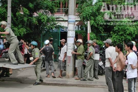 “Đánh úp” ổ bạc với nhiều sòng bài