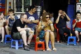 Nữ du khách đi chơi khuya bị giật đồ