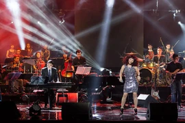 Hà Trần - Đỗ Bảo tái hiện liveshow Cánh cung tại TP.HCM