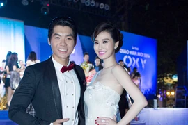 Khánh My khoe sắc bên Trương Nam Thành