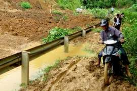 Một địa phương bị cô lập hoàn toàn do mưa lũ