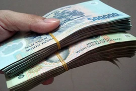 Mang súng K59, hối lộ cảnh sát gần 100 triệu đồng xin tha