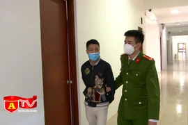 Chân dung " tú ông" chuyên môi giới mại dâm qua mạng xã hội