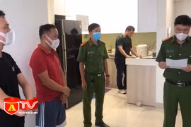 Thủ đoạn của ổ nhóm tín dụng đen cho vay lãi suất gần 300%/ngày