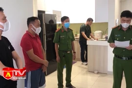 Thủ đoạn của ổ nhóm tín dụng đen cho vay lãi suất gần 300%/ngày