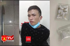 Bị kiểm tra, đối tượng mua bán trái phép chất ma tuý dùng dao nhọn chống trả