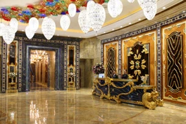 Không để du khách thất vọng vì khách sạn tự phong và hướng dẫn viên "chui"