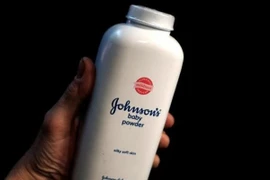 Hãng Johnson&Johnson, Mỹ: Đền 55 triệu USD cho khách hàng ung thư