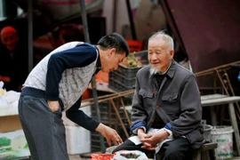 Cụ ông có vẻ ngoài trẻ hơn 104 tuổi