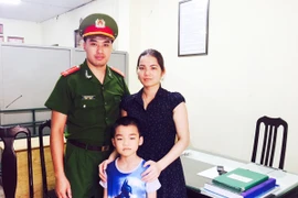 Tra dữ liệu dân cư, giúp bé 6 tuổi đoàn tụ gia đình