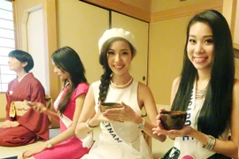 Đại diện Việt Nam "ghi điểm" ở môn cắm hoa nghệ thuật Nhật Bản