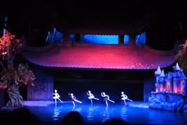 Ngỡ ngàng xem rối nước múa bale đầy quyến rũ