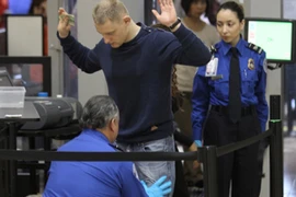 Mất chức do hàng loạt lỗ hổng an ninh sân bay