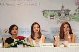 Hồng Ánh, Minh Hằng, Jenifer Phạm rủ nhau đi Hàn Quốc