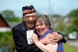 Vé độc đắc suýt bị quẳng đi