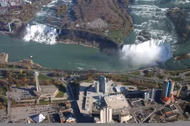Đi bộ trên dây vượt thác Niagra 