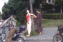 Dùng “Sex doll” để điều chỉnh nhịp độ giao thông