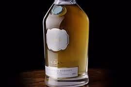Chai whisky có giá tới 44.000 bảng Anh