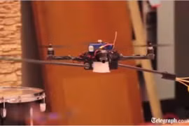 Dàn trực thăng biểu diễn nhạc phim “Điệp viên 007”