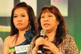 Quyền Linh nói gì về việc 'xúi mẹ Quỳnh Anh ra sân khấu'?